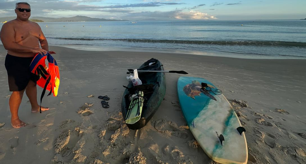 SUP to Francês Island, snorkel, kayak and meeting triathletes